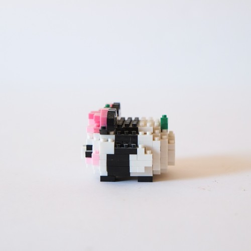Nano Blocks Mini Bricks PANDA BEAR Toy Model Figure - Cute Pink Bow Animal - Picture 2 of 4