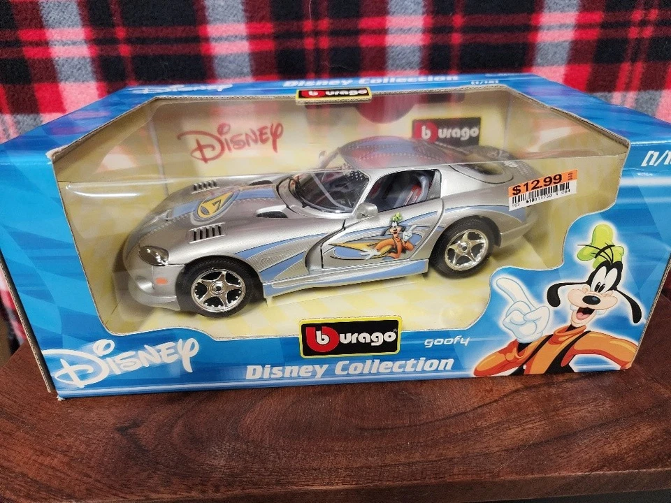 RARE Disney Trio Collection Bburago 1:18 Mickey Mouse, Donald Duck, & Goofy Cars - Image 4 of 4
