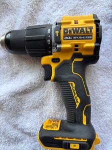 DeWalt DCD799; 20V Max* Compact 1/2" (13mm) Drill/Driver/Hammerdrill SET
