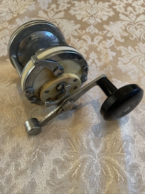 Garcia Mitchell 620  vintage conventional reel w/Rod Clamp Made in France