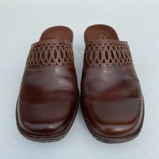Clarks Womens 6M Brown Leather Mules Slip On Clogs Shoes 88020 2" Heel EUC