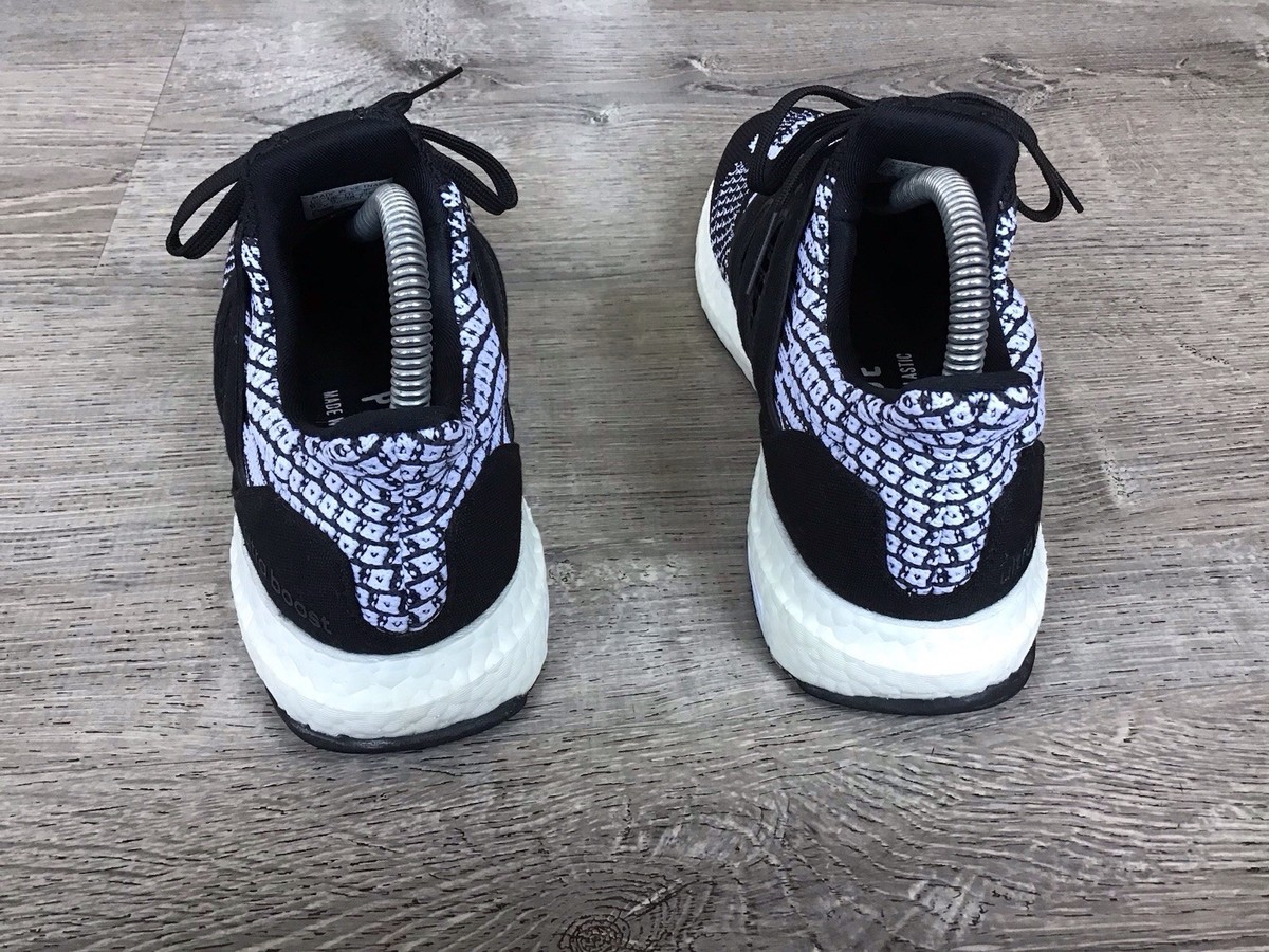 Foot Ultra Boost 350 Black On Feet Yeezy Boost Ultra Boost On Feet