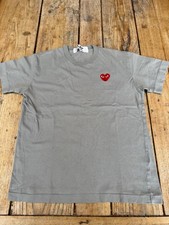 Fabulous PLAY Comme des Garçons Soft Grey Heart Logo T SHIRT, Medium