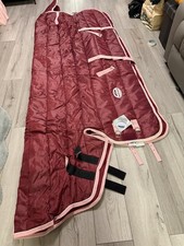 new  with tags 7 Ft Weatherbeeta Stable  ￼￼ Rug 300 combo ￼ colour Port Coral ￼