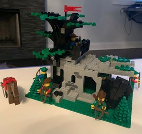 Vintage Retired LEGO Castle: Camouflaged Outpost (6066)