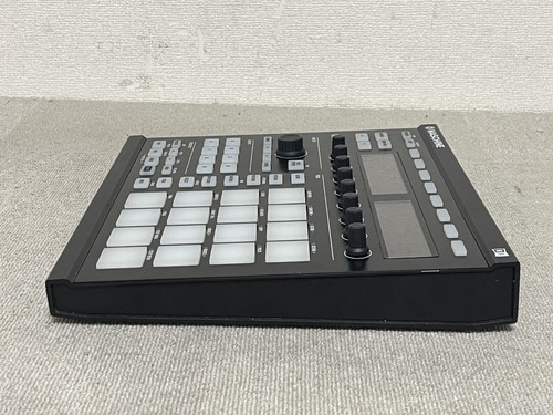 Native Instruments MASCHINE MK2 Groove Production Studio MIDI Controller Used - Picture 16 of 21