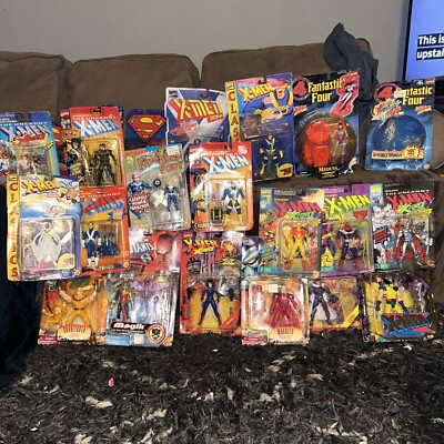 20 marvel comics X-Men action figures from the 90s light up abilities
