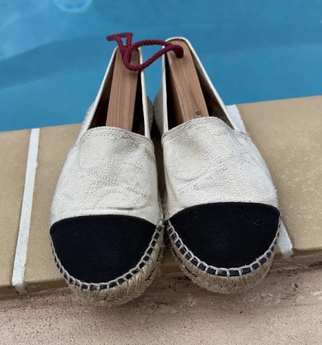 CAROLINA HERRERA WEISS CANVAS & LOGO & SCHWARZE SPITZENDETAILS ESPADRILLES FLATS Gr. 36 - Bild 3 von 14