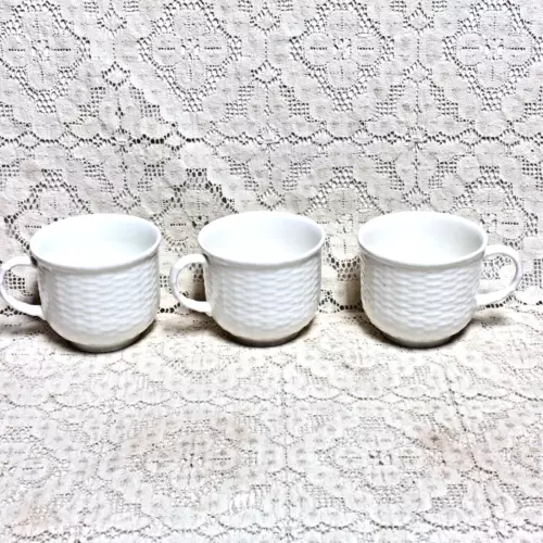 Wedgwood Nantucket Basket Coffee Teacups 2 7/8"  Bone China Embossed Set 3 Mint