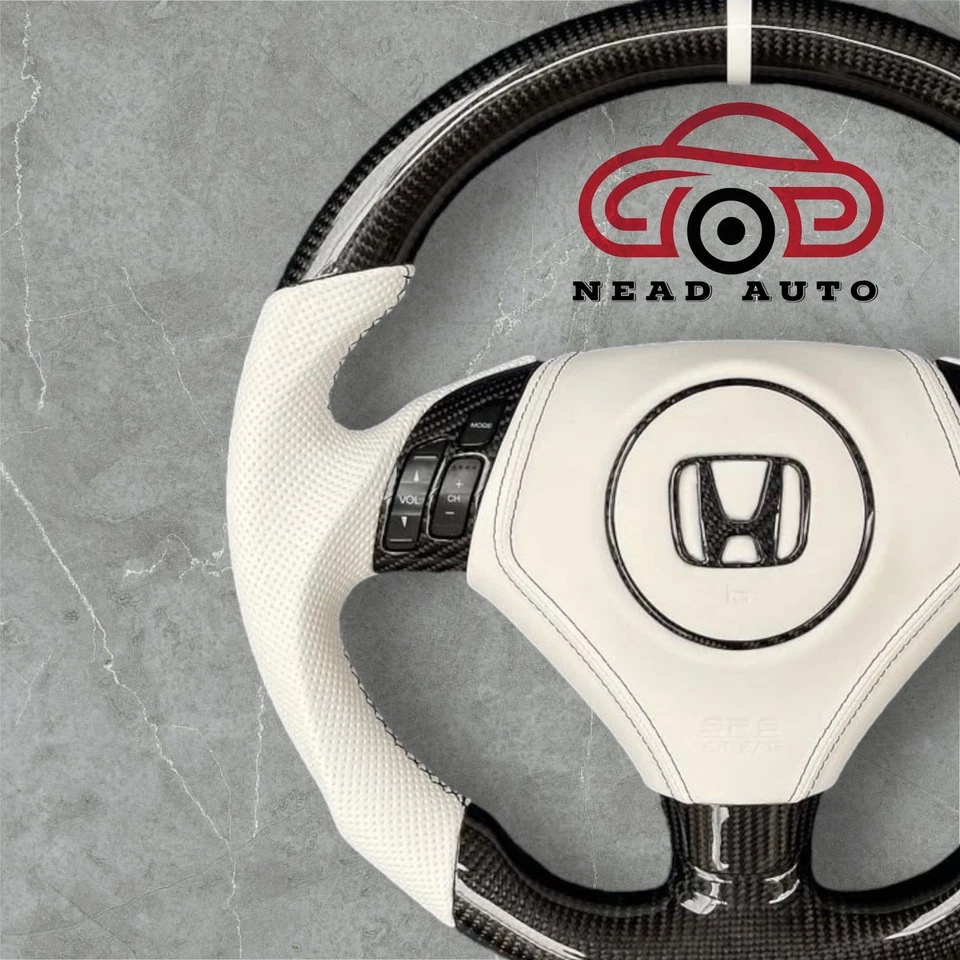 Volante personalizado Honda Accord CL9 2003-2008 fibra de carbono y cuero blanco. Foto 2 de 4