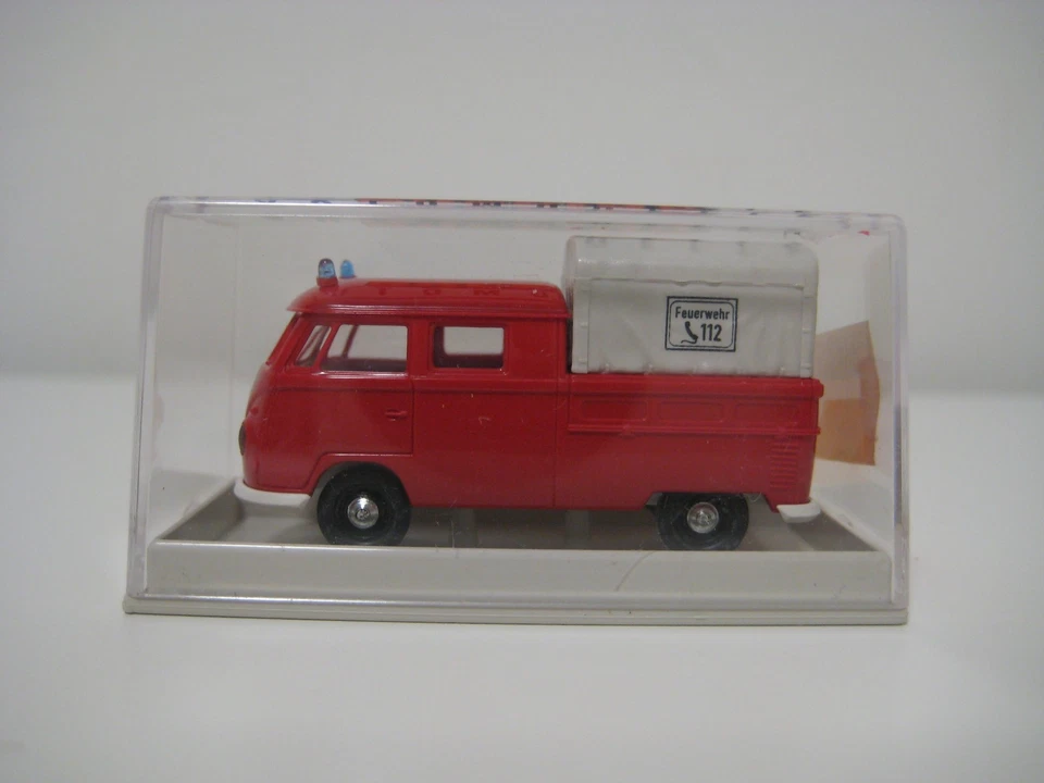 Brekina H0 32806 - Vehículo de bomberos Volkswagen T1 Doka - Imagen 2 de 4