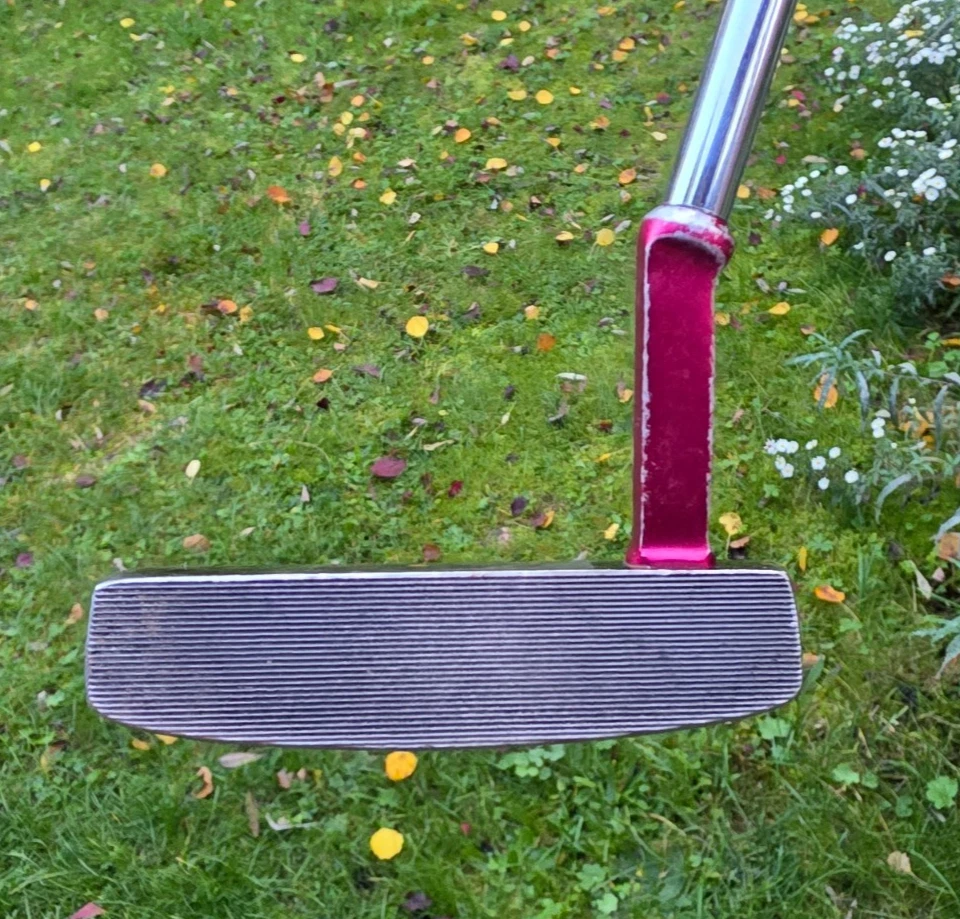 Wilson Deep Red M3-03 Putter 32 Inch - Mallet - Guter Zustand - Schnäppchen - Bild 2 von 4