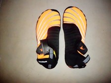 Quickshark Kids Water Shoes, size 4, NEW