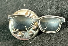 DESIGNER SUNGLASSES PIN BADGE UNKNOWN SOURCE
