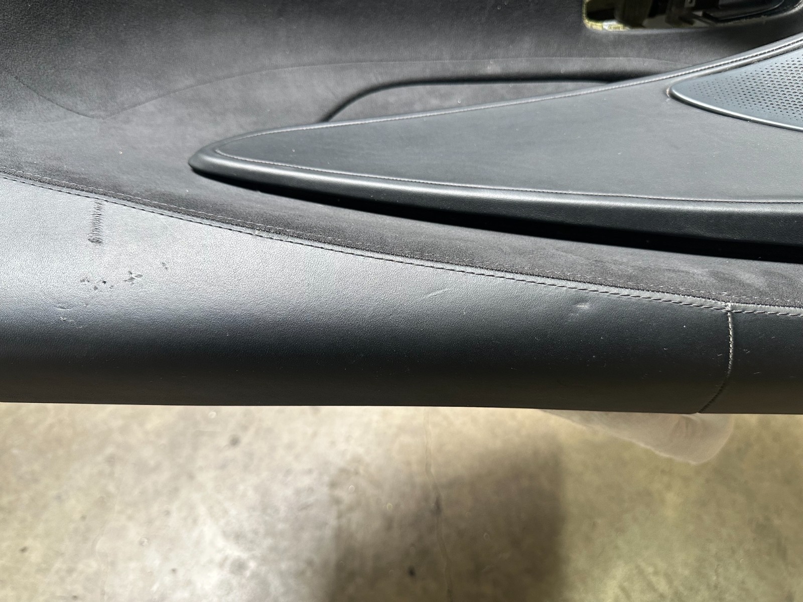 McLaren 570S RIGHT Door panel P/N 13N2896CP