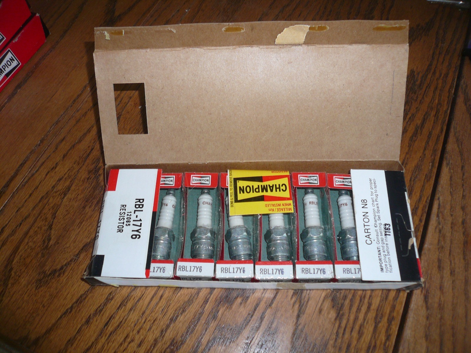 Champion RBL17Y6 SPARK PLUGS 1971-79 PONTIAC CAMARO CHEVELLE NOVA MOPAR - QTY 8