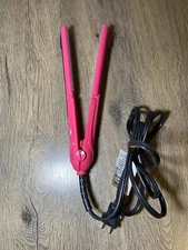 Revlon Ceramic Flat Iron Hair Straightener Pink Multiple Heat Settings RVST2015