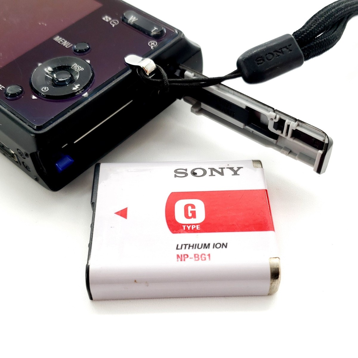 Sony Cyber-shot DSC-T20 8.1MP Digital Camera Black w/ Battery No
