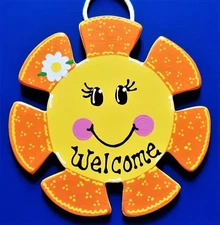SUN WELCOME SIGN Wall Art Door Hanger Plaque Summer Porch Backyard Pool Decor 