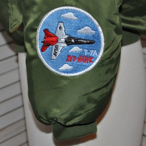 Chaqueta de bombardero de vuelo unisex Up And Away parches Top Gun Puffer avión talla 8-10 - Imagen 6 de 14