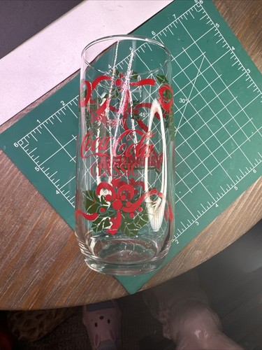 Vintage Coca Cola "Coke" Christmas Poinsettia Holiday Collectible Glasses All 8 - Picture 8 of 12