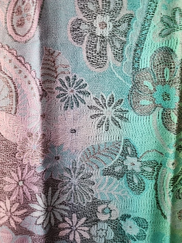 Chal con flecos pashmina arco iris pastel 72 x 27 Foto 3 de 4