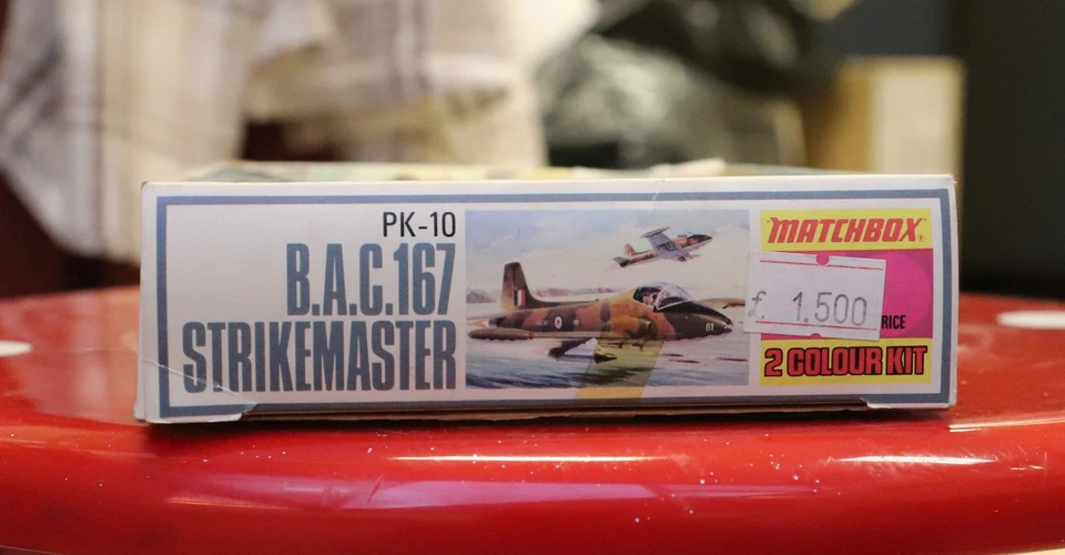 Matchbox B.A.C. 167 Strikemaster, scala 1:72, 2 set decal, kit PK-10 anno 1975 - Immagine 2 di 3