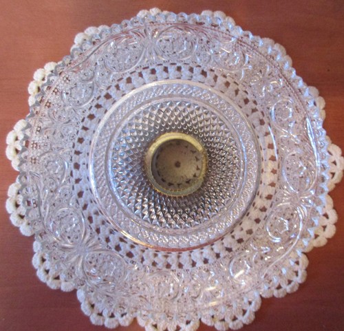 Vintage KIG Malaysia Footed Glass Candy Dish Fleur De Lis Trellis Pattern 5 3/4" - Picture 4 of 5