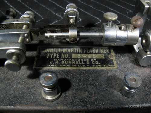 Bunnell-Martin Flash Key - Type No. 5-48 - Circa 1945 - Photo 20/21