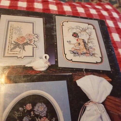 π Far Eastern Floral Stoney Creek Collection pattern Cross Stitch Book vintage - Picture 19 of 24