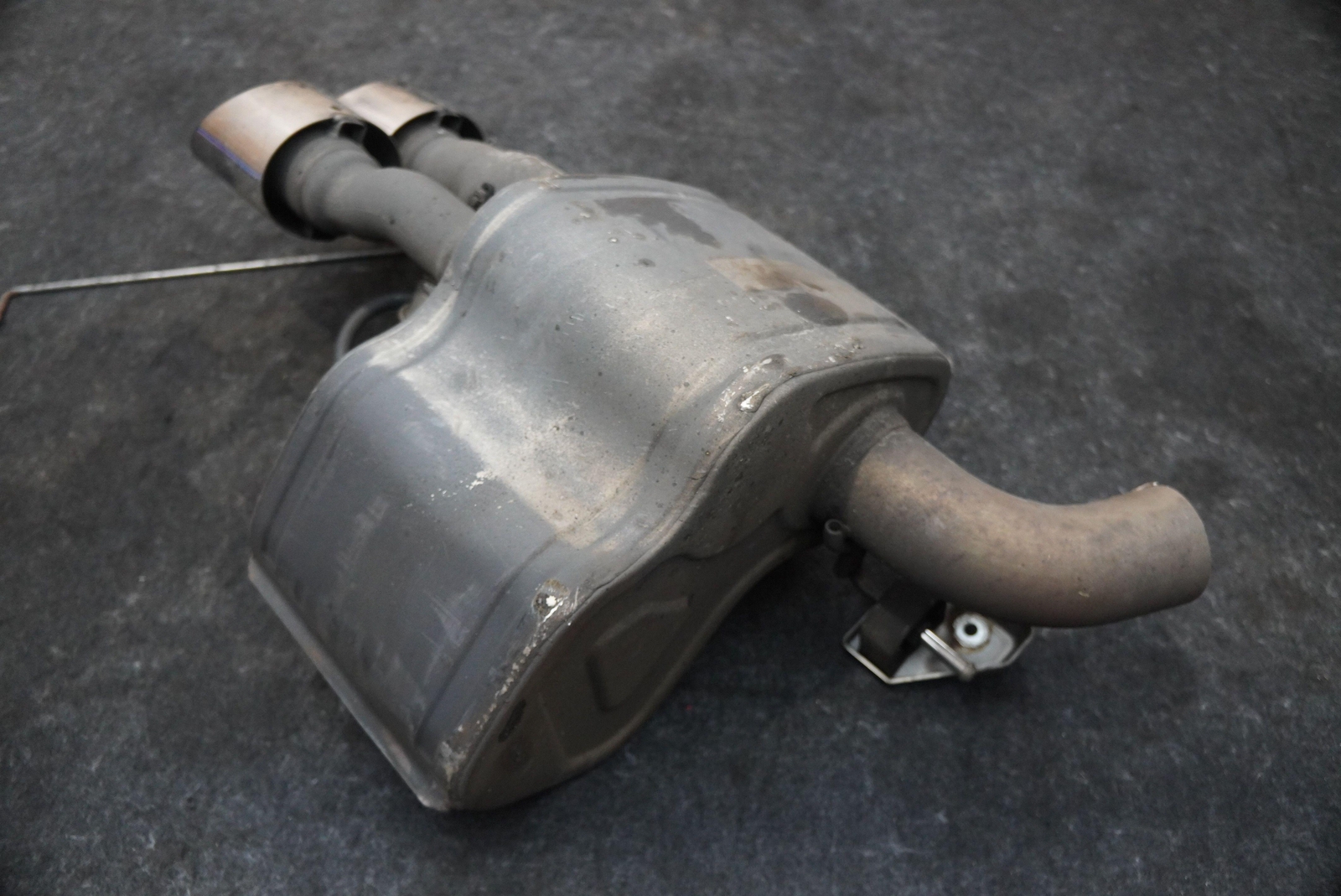 Rear Left Exhaust Muffler Tail Pipe 670103684 OEM Maserati Quattroporte M156 16