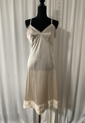VTG Pinup Coquette Satin Shiny Slip Dress Nightgown Lingerie Nylon Bronze Beige - Picture 11 of 20