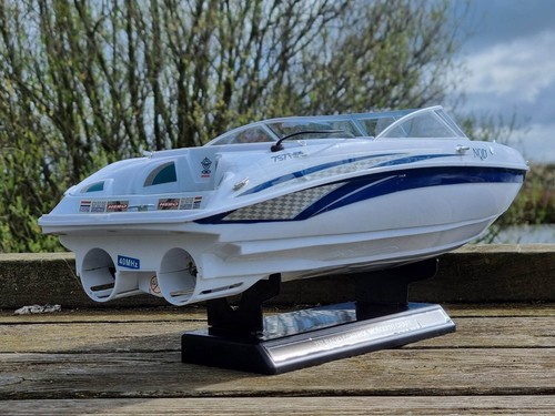 High-Speed 1:25 Scale RC Boat - Remote Control Boat, 35km/h - Toys for Boys - Picture 14 of 23