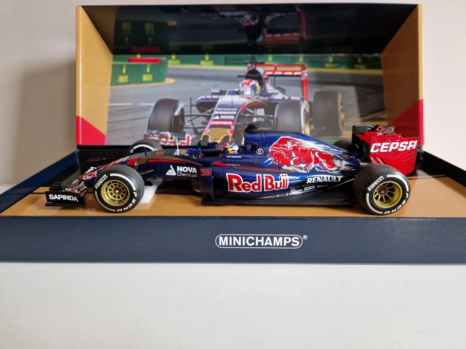 Minichamps 1/18 Toro Rosso STR10 M. Verstappen - 1st F1 Race, Gp Australia 2015 - Immagine 2 di 4