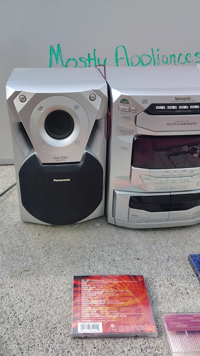 Panasonic SA-AK18 5-disc CD Stereo System AM/FM Radio Cassette