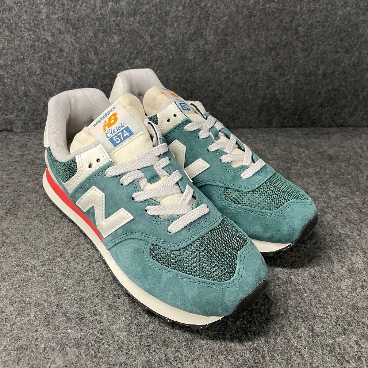 NEW BALANCE 574 Classic Sneaker Unisex Size US D Green