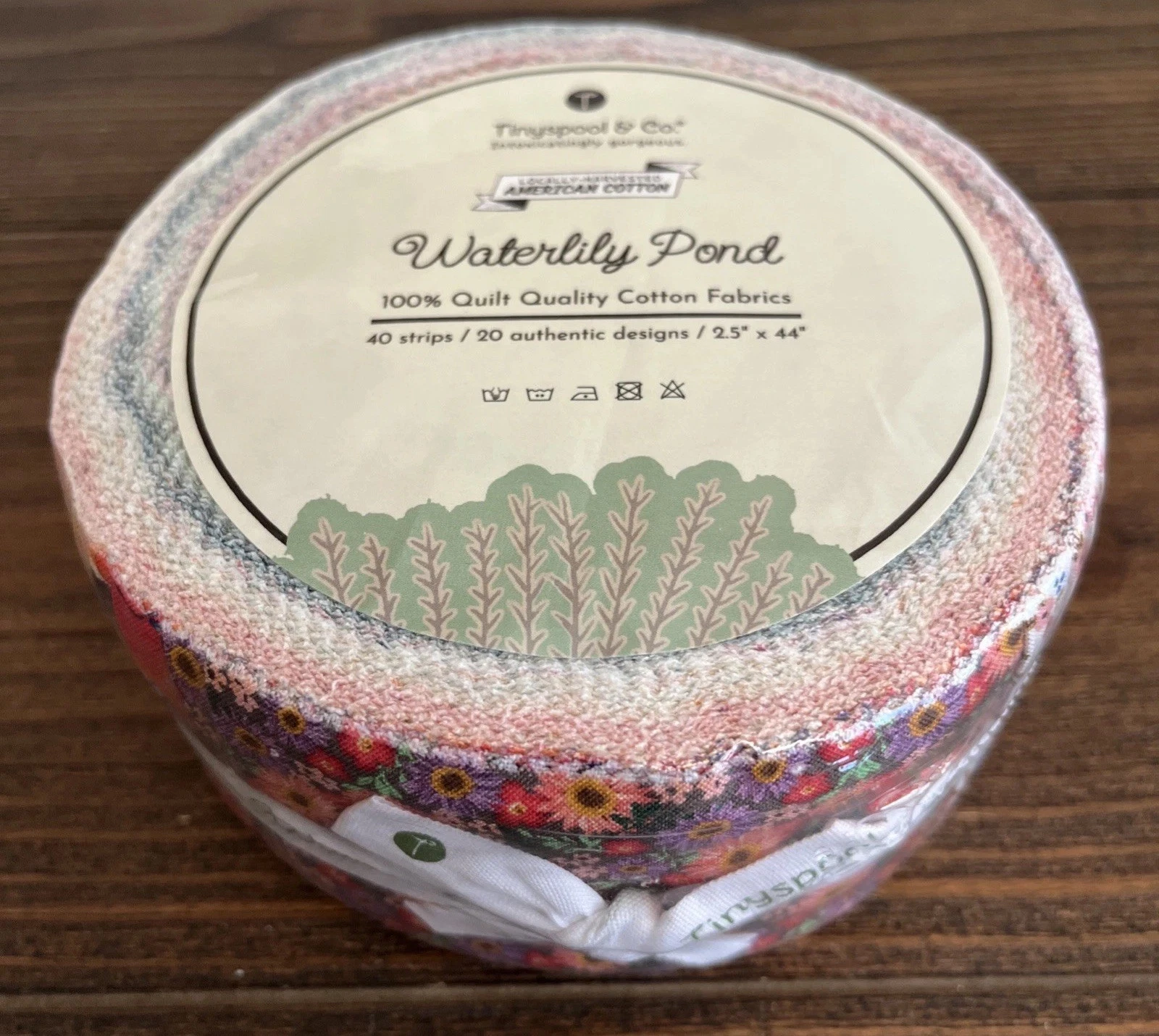 Tinyspool & Co Jelly Roll Quilting Fabric Waterlily Pond Floral 40 Precut Strips - product detail image 1