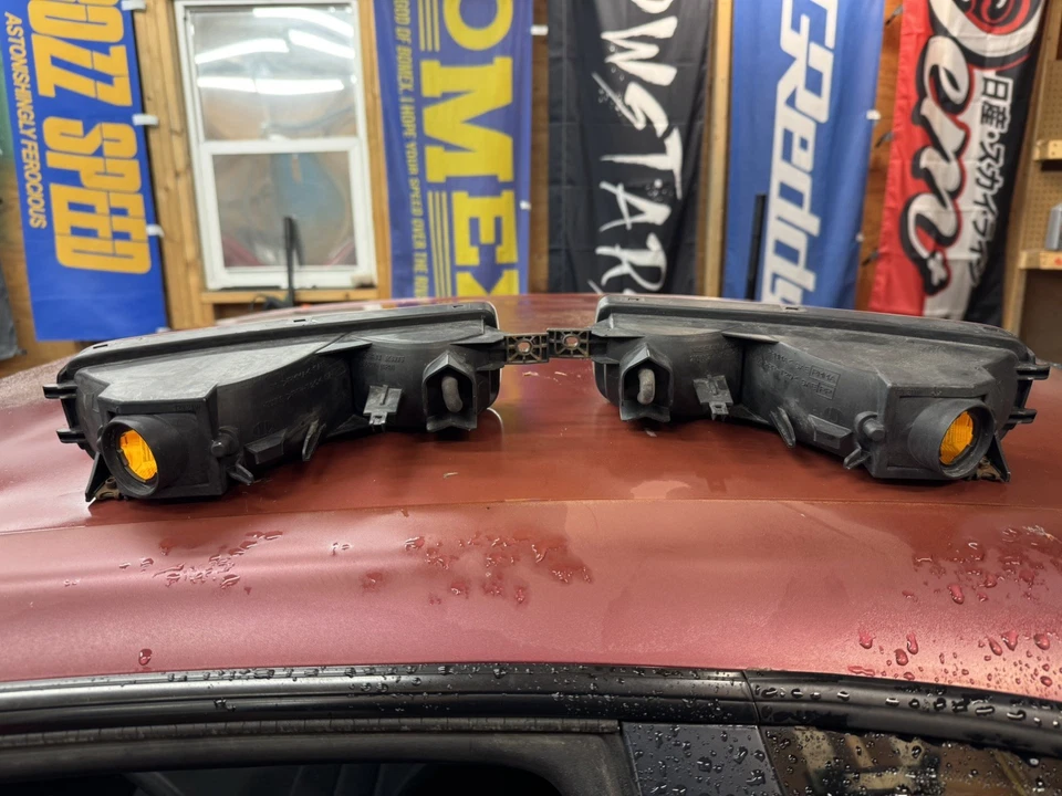 JDM Nissan Skyline R33 Front Bumper Turn Signal Light Lamp OEM - Image 2 of 2