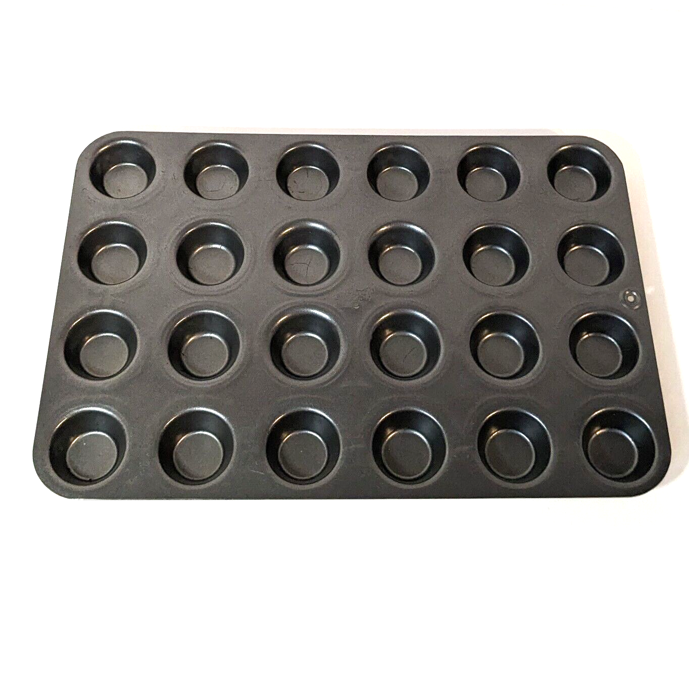 The Pampered Chef Deluxe Mini Muffin Pan, 24 Hole Mini Muffin Tart
