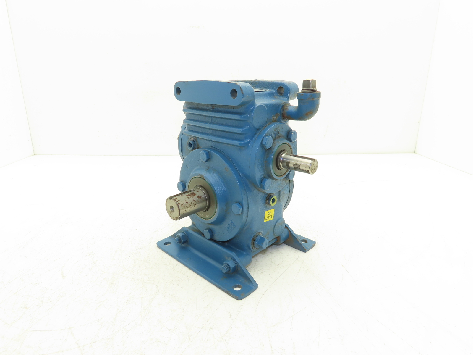 Cone Drive H020A055-5 Speed Reducer Gearbox 30:1 Ratio .92Hp 58rpm Dual Input