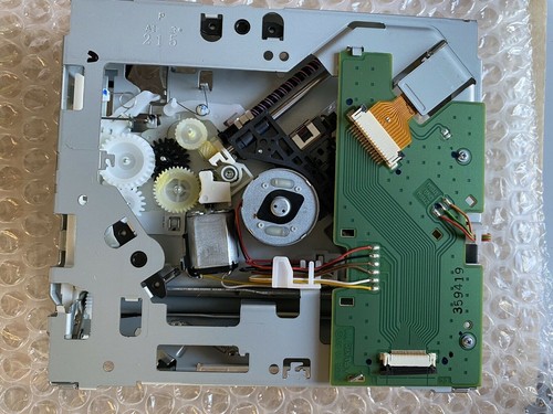 TOYOTA 2014-18 Fujitsu MP3 AUDIO CD LASER MECHANISM PRIUS COROLLA RAV4 CAMRY + - Picture 2 of 3