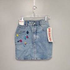 Jordache skirt Girlfriend floral embroidered denim mini skirt size 9/10 New