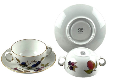 Royal Worcester Evesham England Double Handled Soup Bowls & Saucers Set of 2
