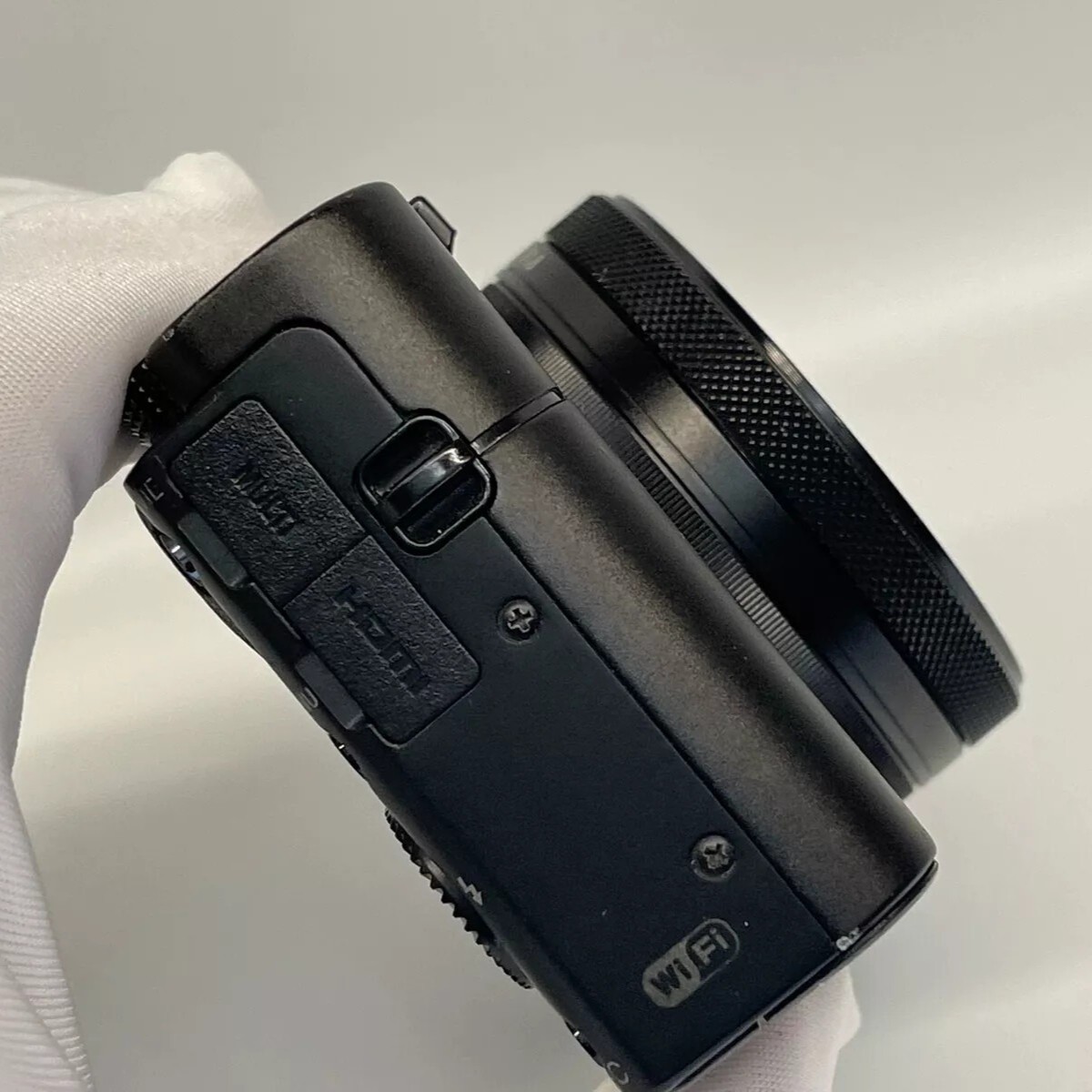 Sony Cyber-shot RX100 V RX100M5 20.1MP Digital Camera with Flip