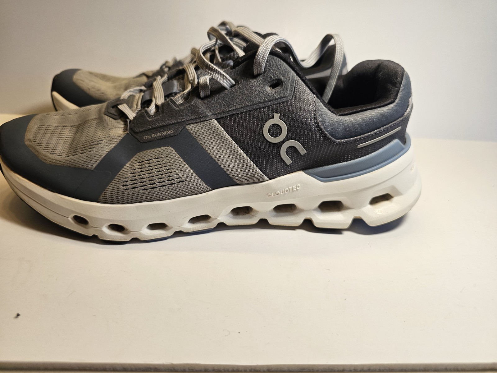 On Cloud runner 2 Alloy Chambray 3ME10143194 Clou… - image 2