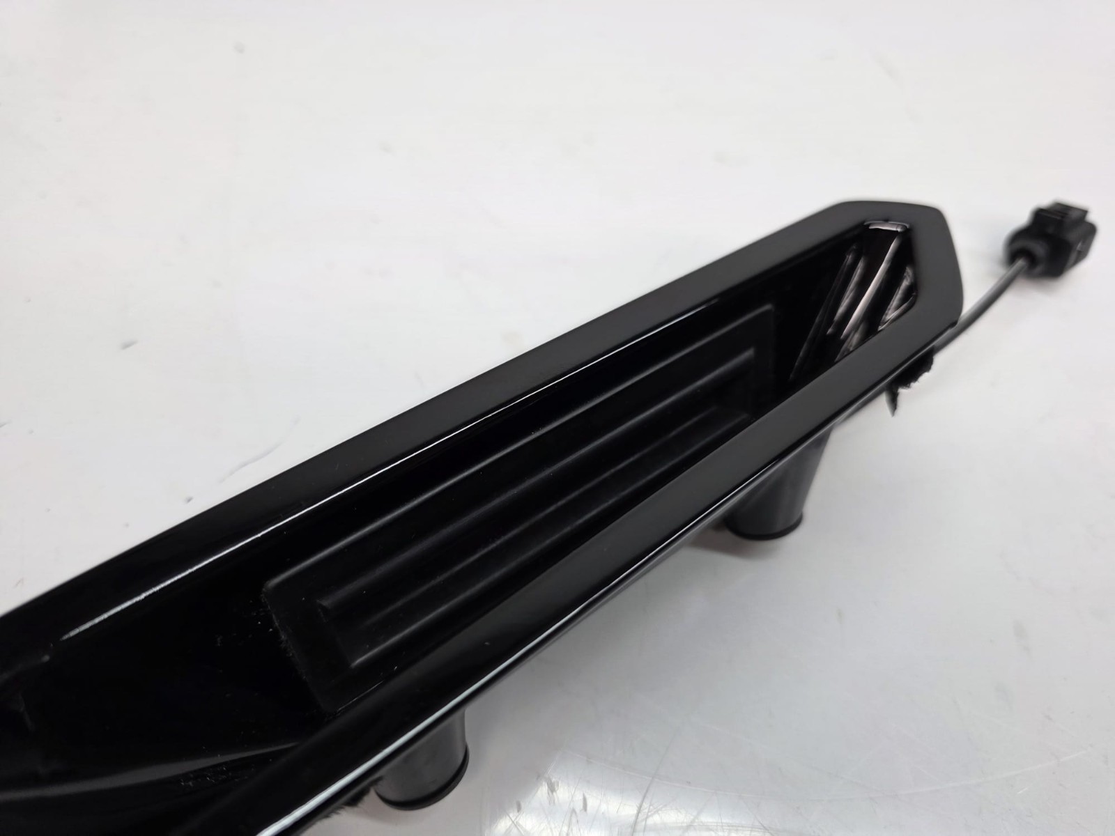 LAMBORGHINI AVENTADOR PASSENGER RIGHT RH SIDE DOOR HANDLE SWITCH OEM 470837160B