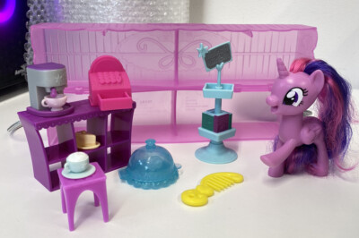 My Little Pony Spielzeug unterwegs Twilight Spark Spielset Reise Auto Shop Kaffee Kuchen