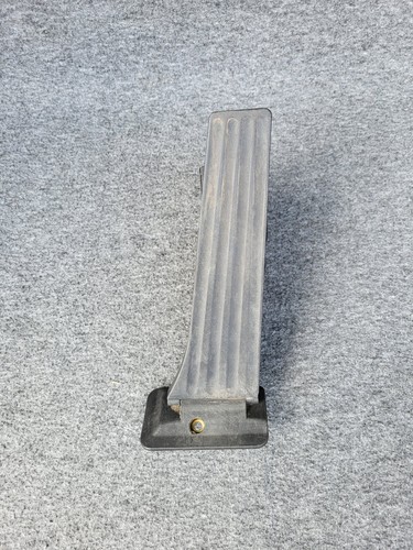 BMW F10 F11 F12 F13 F06 F07 ACCELERATOR PEDAL MODULE AUTO GEAR BOX Pedal 6859999 - Picture 4 of 16