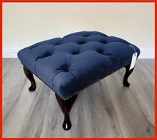 Chesterfield poggiapiedi Queen Anne con bottoni blu scuro in velluto