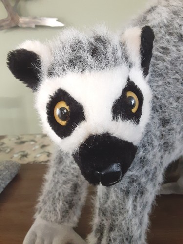 Lemur Plush Stuffed 8809 Large Life Like 15" x 16" Melissa and Doug NICE!! - Picture 3 of 19